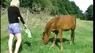 Нарийхан нүдтэй гоо үзэсгэлэн нь харгис хэрцгий эрээс галзуурсан оргазм авсан