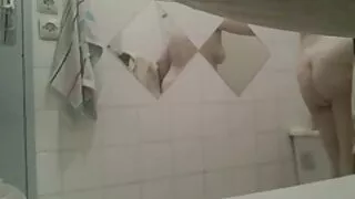Гай нь байшинг BB BB-д үзүүлэв