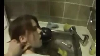 Цагаан оймс өмссөн дэггүй нүдний шил анхны уулзалтаас fucked
