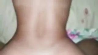 Fishnets-д гоемсог охин тарьсан Үсэрхэг pussy дээр phallus зочин