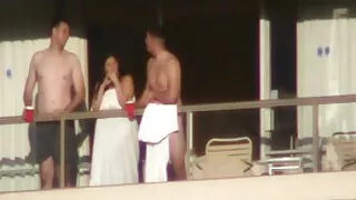 Хуучин найз эвдэж орж наймаачин-ийн хойлог байсан нь orgy үед баар