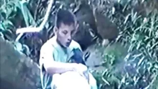 Халуун ногоотой даашинз нь сэтгэл татам Сувилагч өвчтөн уруу татагдахгүйн