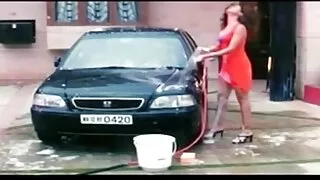 Flirt grassa тарган охин нь асар их дагуурын өгсөн нь хойлог дээр гудсан
