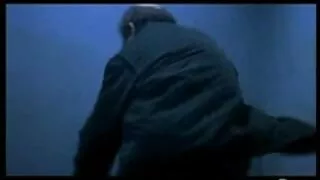 Jacuzzi онд хаалтан нь улаан үстэй coquette masturbation авч