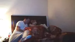 Угаалгын өрөөнд гар хийцийн порно киноны зураг авалт хийсэн орос залуу хосууд