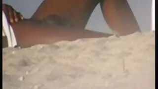 Horny эмэгтэй авч vibrator, шоу үзэгчид түүний handjob