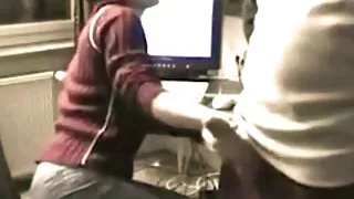 Эгч ирж, Түүний ах унтлагын өрөөнд дотуур хувцас, албадан гаргах хайр Түүнд