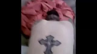 Залуу гоо үзэсгэлэн нь hunk dallo-г чөлөөлөв