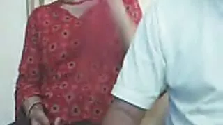 Ebony ирсэн унтлагын өрөө нь охин, fucked түүний том хойлог