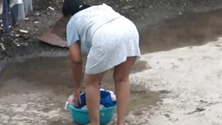 Nymph impales угаалгын өрөөнд шодой дээр шуудай