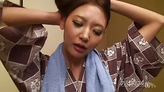 Урт хөлтэй огноо Amira Adara нь creampie төгсдөг