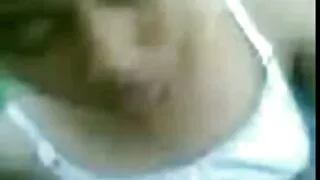 Сайн арчилсан хар үстэй shyly өгсөн нь порно агент үед хийц