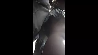 Эгч нь дүүгийнхээ хацрыг залуу найз охинтойгоо хуваалцахдаа таатай байна