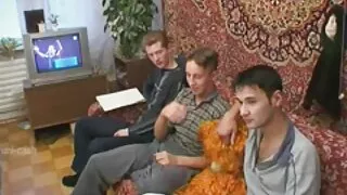Ах нь аргагүй эгч нь хөхөх нь түүний хойлог авах сайхан хойлог