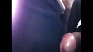 Ягаан шодой нь masturbating girl-ийн уран зөгнөлийг биелүүлдэг
